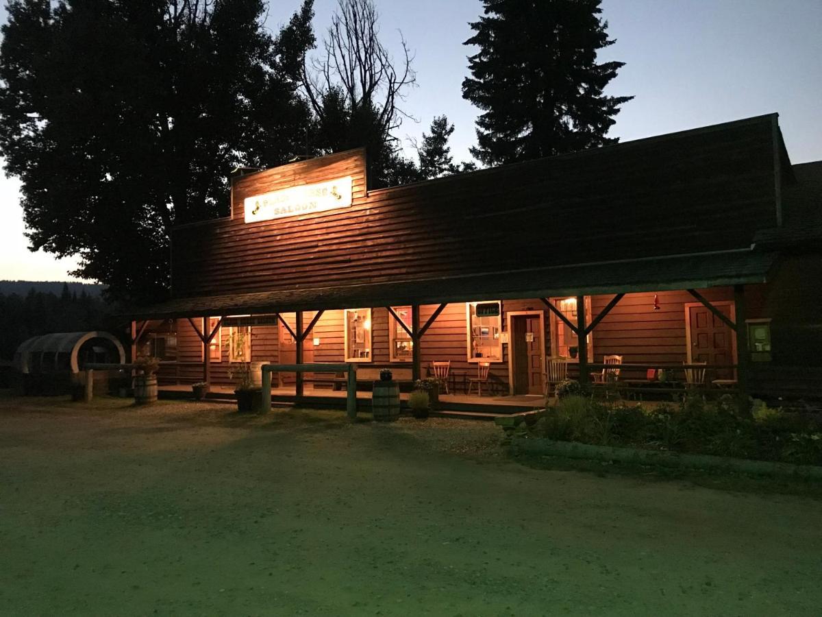 Hôtel Wells Gray Guest Ranch à Clearwater Extérieur photo