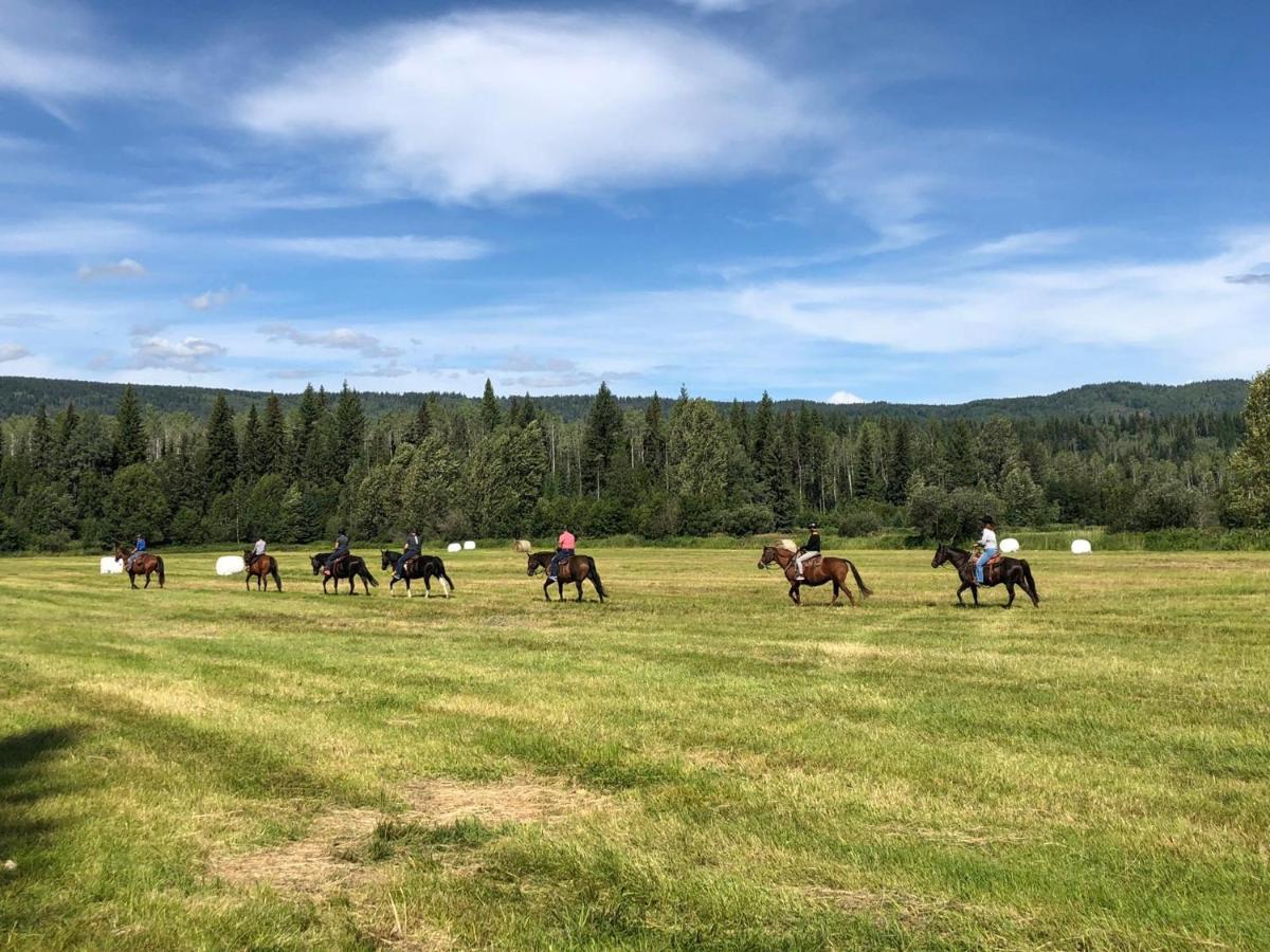 Hôtel Wells Gray Guest Ranch à Clearwater Extérieur photo