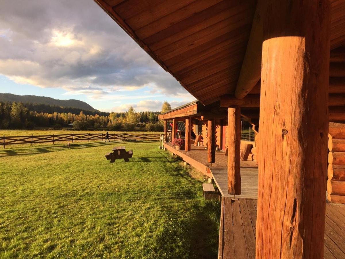 Hôtel Wells Gray Guest Ranch à Clearwater Extérieur photo